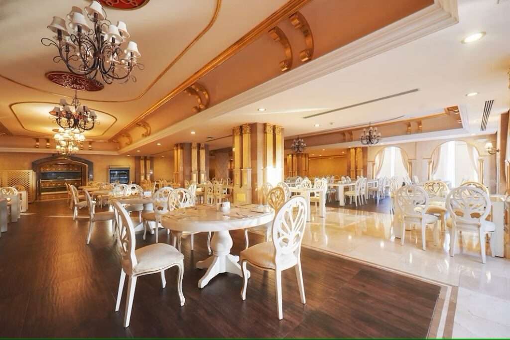 Best 6 Hotels in Mumbai for Bookings 2 hotel dining