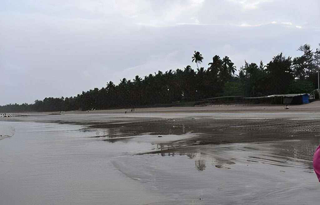 Best 3 Water Activities near Mumbai, Maharashtra Book Now! 5 Adventure into Mandwa and Kihim Beaches of Raigad District